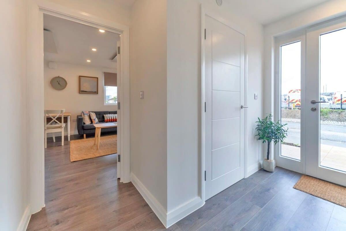 Contemporary 1 Bedroom Apartment In Ashford Ashford  Exterior foto