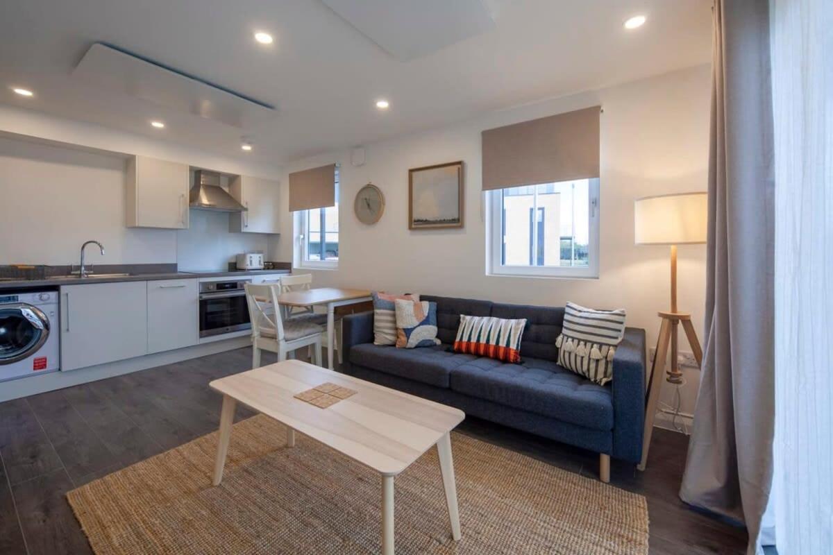 Contemporary 1 Bedroom Apartment In Ashford Ashford  Exterior foto